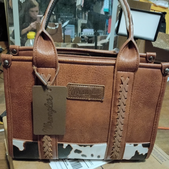 Wrangler Brown and White Cow Print Shoulder Bag Set - Picture 10 of 11